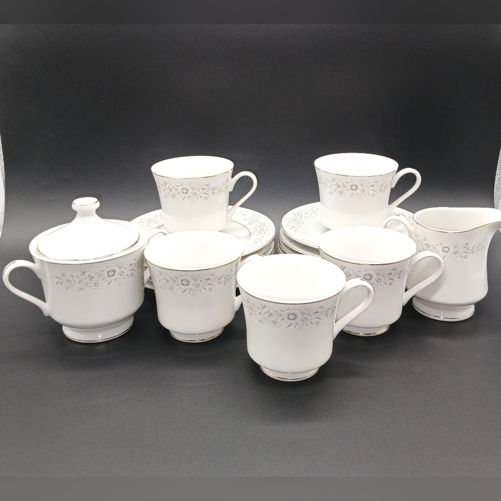 Winchester China Tea Set by Diamond China (Japan)​​​ - Picture 2 of 12